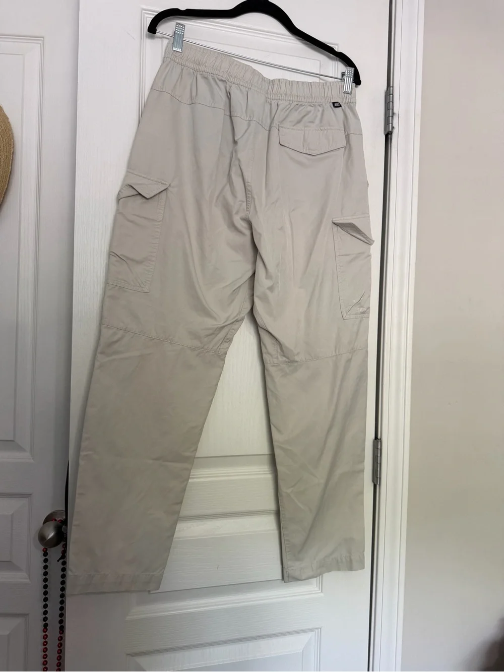 Nike men’s beige cargo pants size Large
